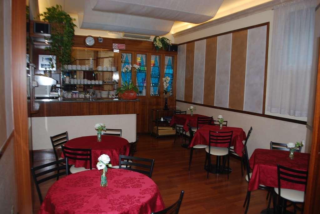 Hotel Corallo Специя Ресторант снимка